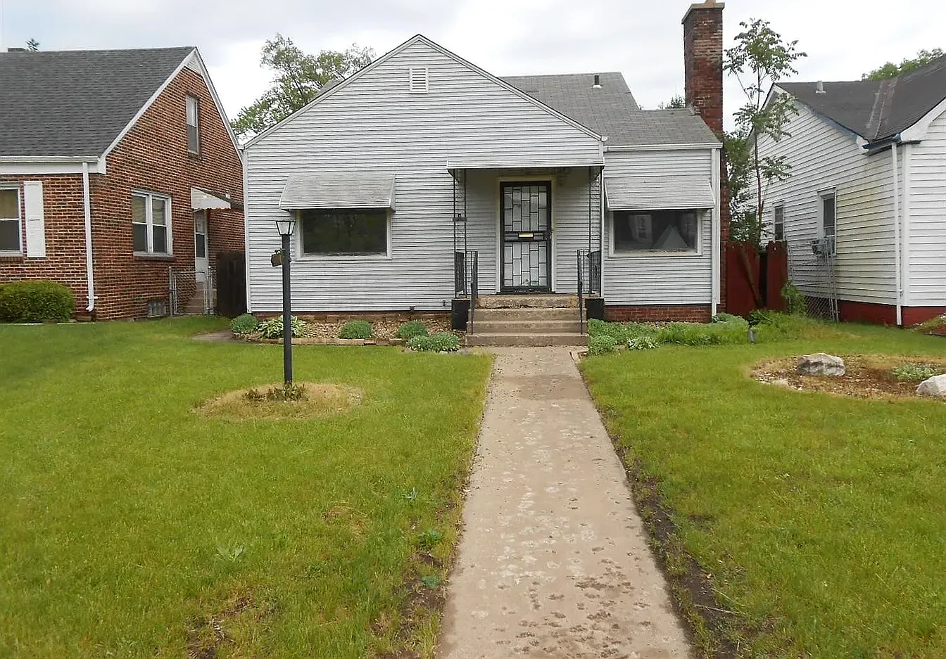 2 bed, 1080 sqft, $775 — Photo 1