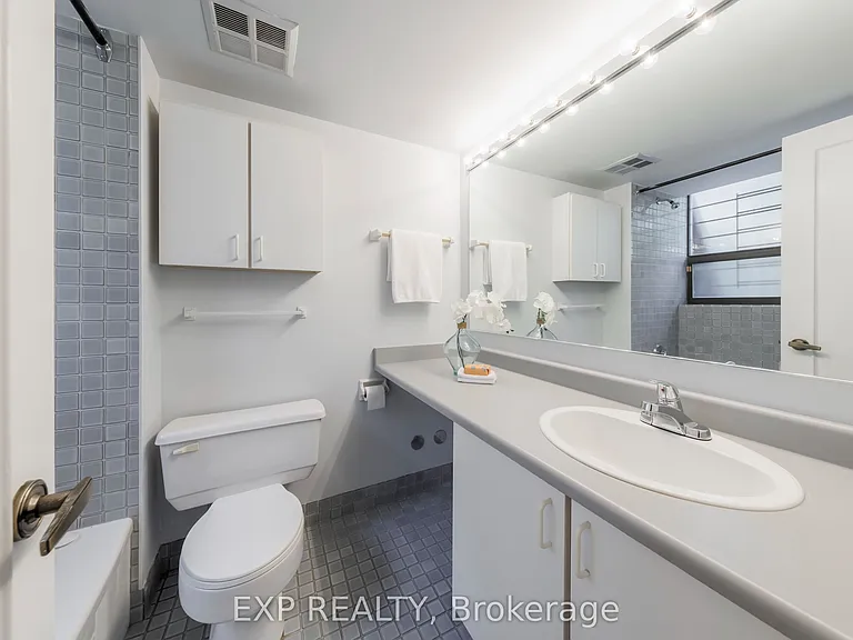 25 Dundonald St — Photo 17
