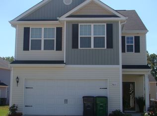 9111 Maidenhair Ct, Charlotte, NC 28215