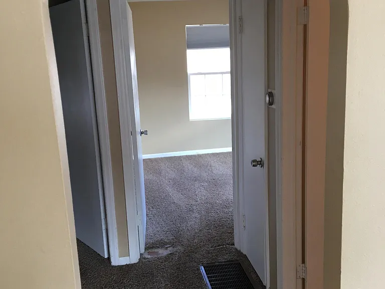 2944 S 9th Pl — Photo 11