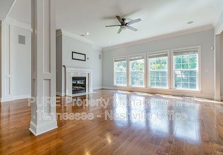 1214 Broadmoor Cir — Photo 11