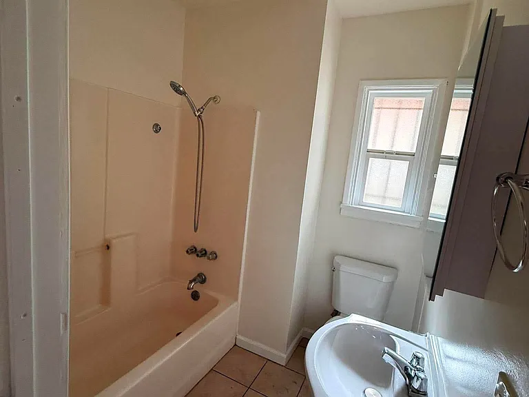 1109 Cherry Ave — Photo 5