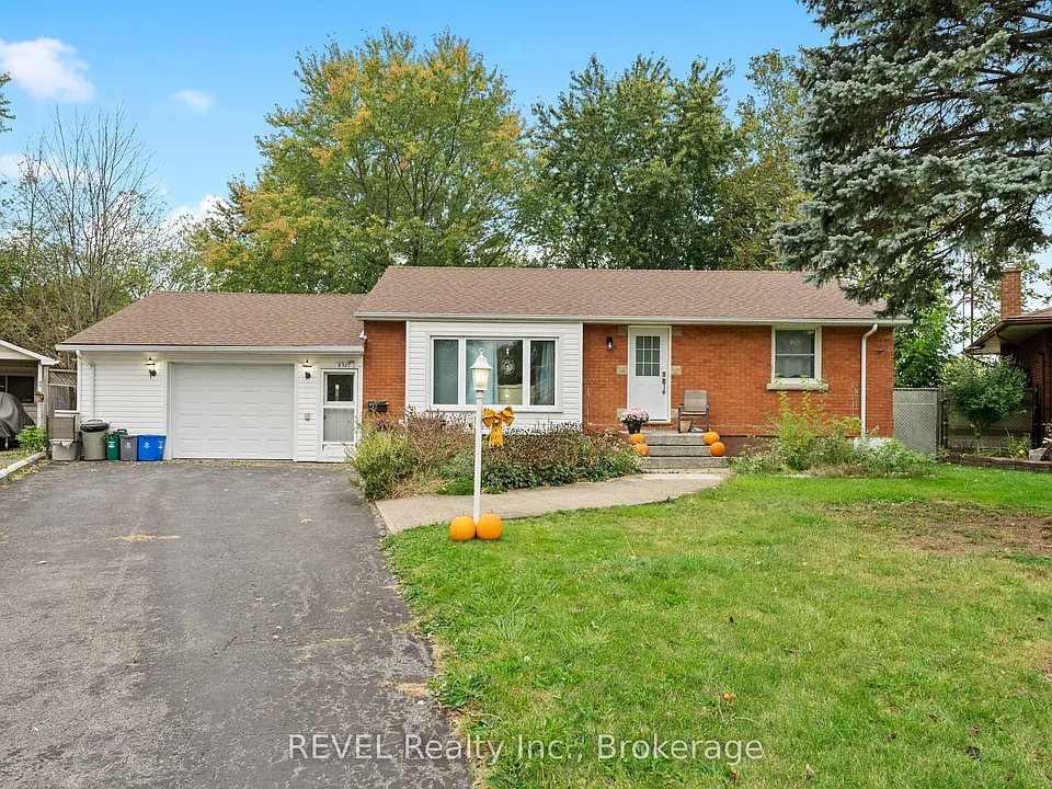 8327 Parkway Dr #UPPER