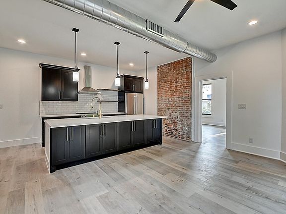 4th image of 1340 N Park Ave #4