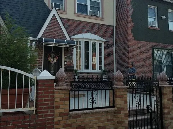 3016 88th St, East Elmhurst, NY 11369