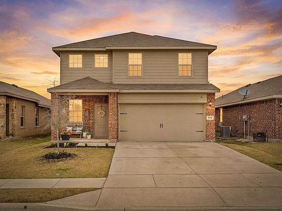 2nd image of 919 Sunrise Ln