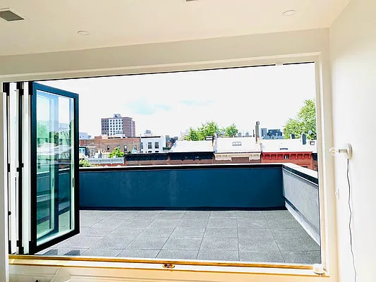 Rented by Blue Egg Realty Corp | media 43