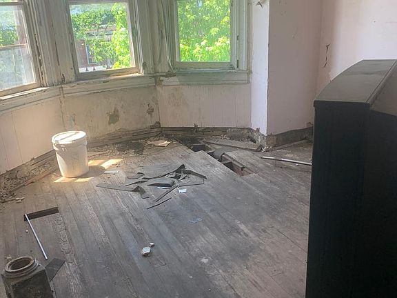 5th image of 1637 Appleton St