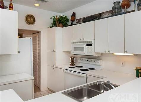 4th image of 1385 Winding Oaks Cir W APT 708