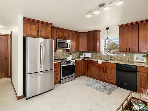 5th image of 721 N 87th St