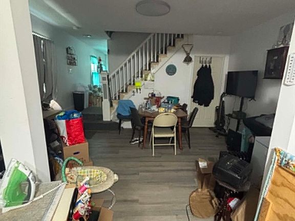 4th image of 17-19 Coolidge Ave