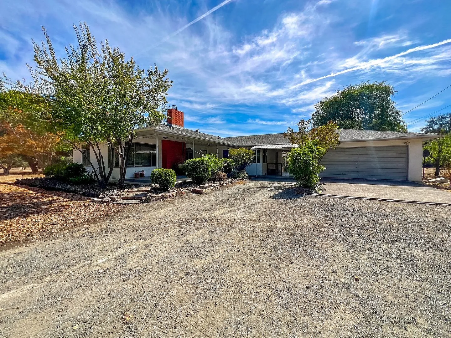 Charming St. Helena Home on 10 Acres — Photo 2