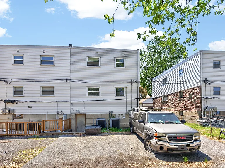 202 Green St #1 — Photo 19