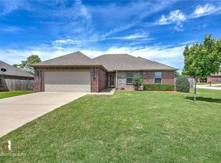 2646 Western Cedar Ct, Siloam Springs, AR 72761
