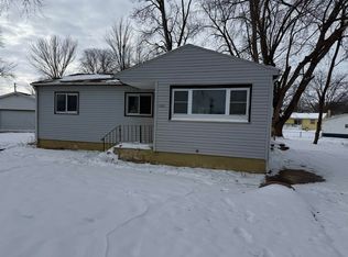 1108 Eleanor Dr, Waterloo, IA 50701