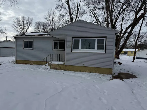 1108 Eleanor Dr, Waterloo, IA 50701