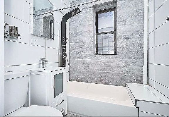 3rd image of 220 Wadsworth Ave APT 403