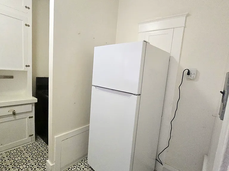 1415 E 2nd St #9 — Photo 9