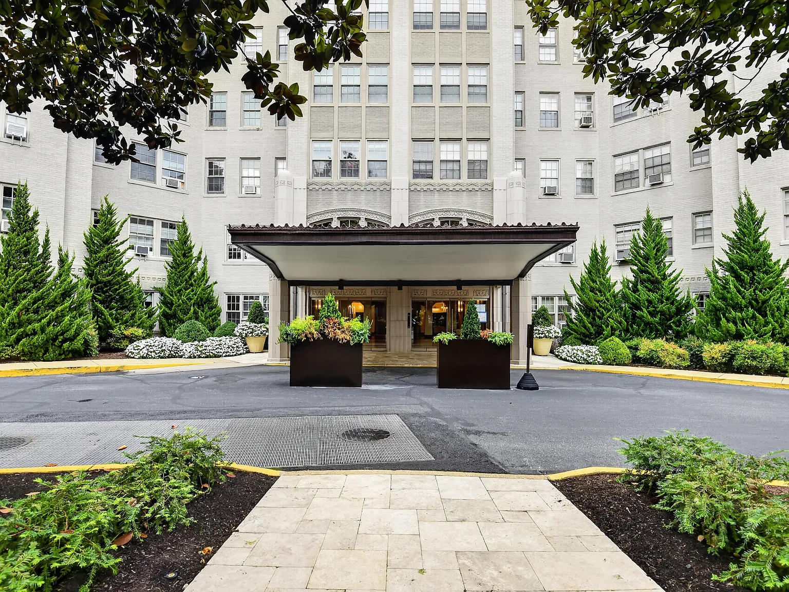 1 bed, 891 sqft, $2,800 — Photo 2