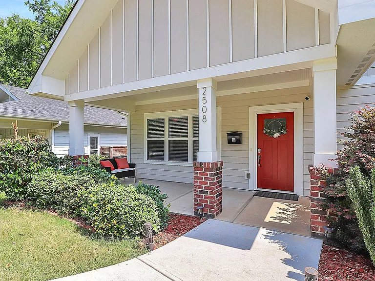 2508 Booker Ave — Photo 2