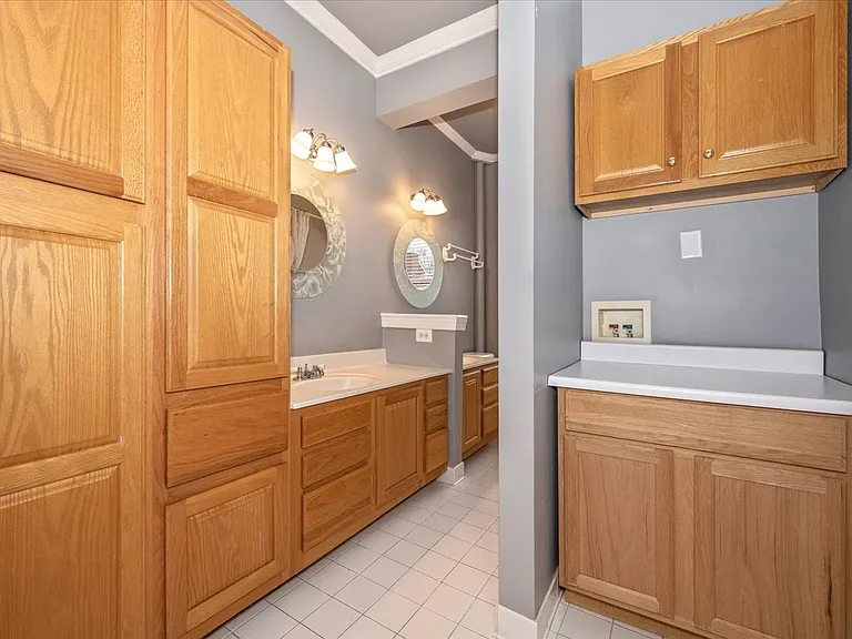 315 W Patrick St — Photo 42