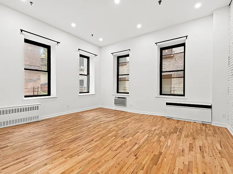 324 Pearl St #1G — Photo 4