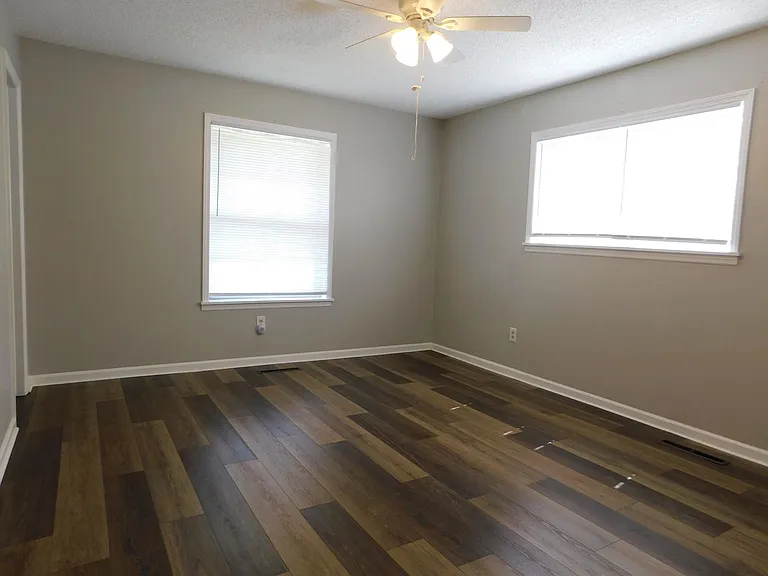 7800 Meadow Dr — Photo 8