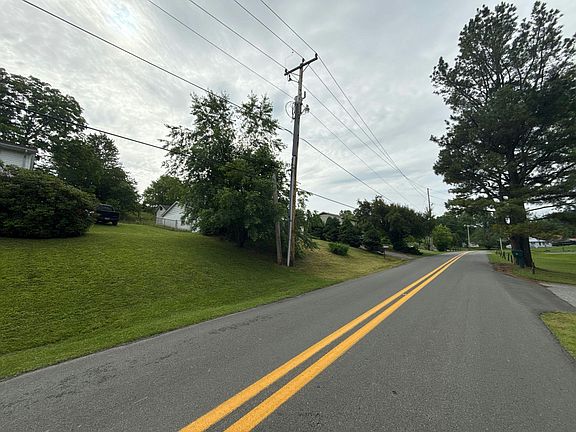 3rd image of 183 Rock House Rd