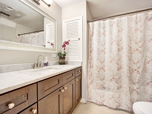 5th image of 6135 W 94th St APT A7