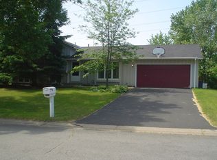 8995 72nd St S, Cottage Grove, MN 55016