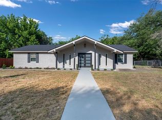 909 Chapparal Rd, Hewitt, TX 76643