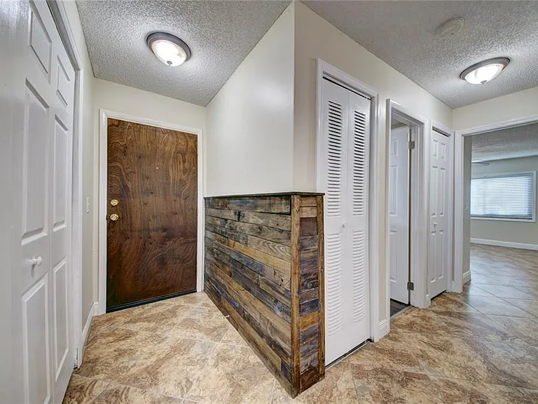 646 Kenwick Cir — Photo 17