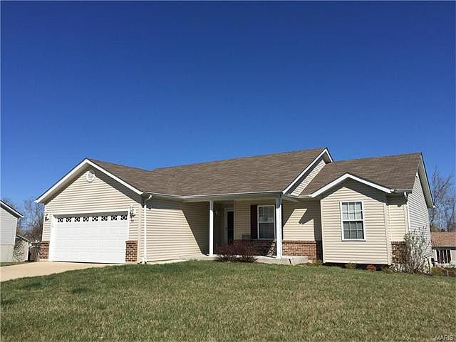 1st image of 15 Hyde Dr