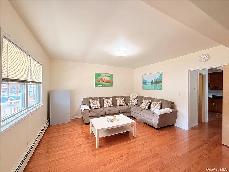 60 Hammond St — Photo 3