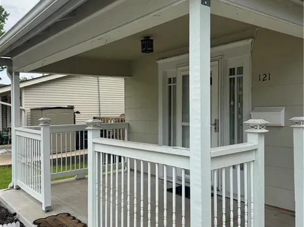 121 S Myrtle St, Excelsior Springs, MO 64024