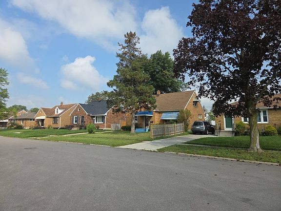 2nd image of 74 Markus Dr