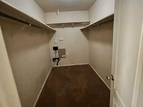 2nd image of 139 Arrow Oaks
