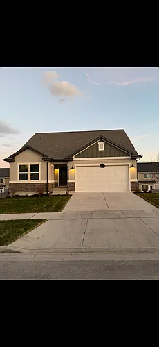 934 N Banner Dr Photo 1