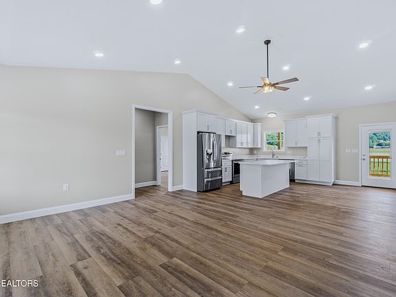 4th image of 110 Shyane Ln