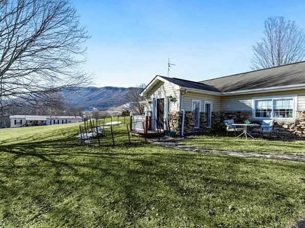 567 Myrtle Rd, Tazewell, VA 24651