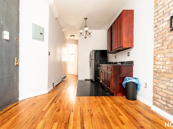 516 Bainbridge St APT 1R, Brooklyn, NY 11233