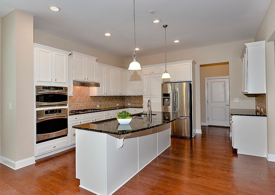 1st image of 2592 Walden Estates Dr