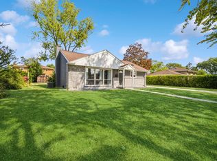 2744 Pauline Ave, Glenview, IL 60025