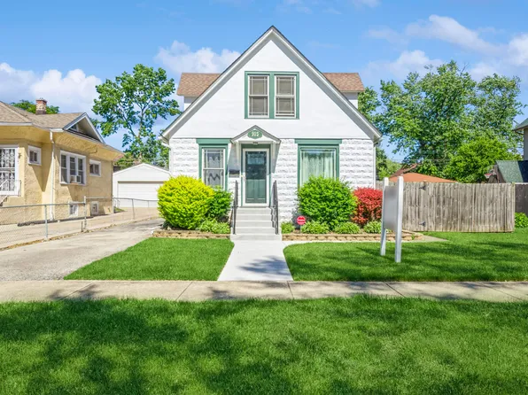 915 N 3rd Ave, Maywood, IL 60153