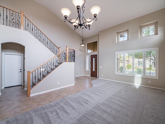 3rd image of 2641 E Blue Spruce Ln