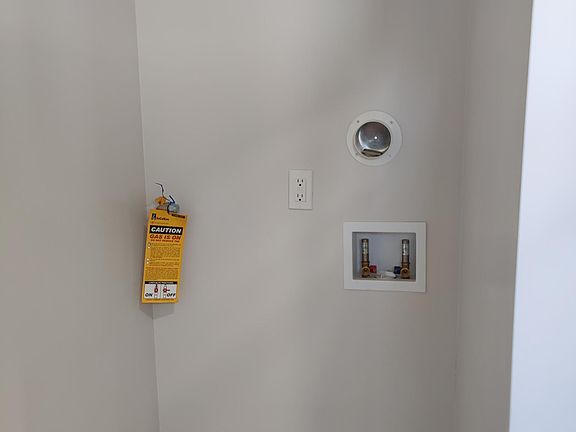 Laundry hookups inside