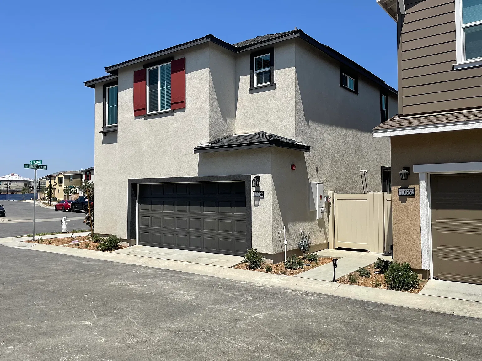 3 bed, 2.5 bath, 1550 sqft, $3,000 — Photo 2