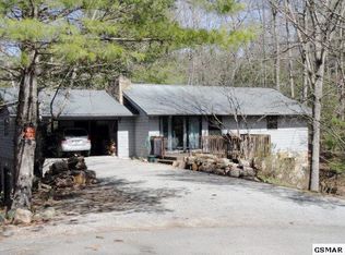 1661 Mitchell Dr, Pigeon Forge, TN 37876