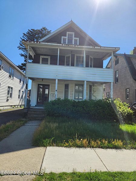 4th image of 22B Forest Avenue