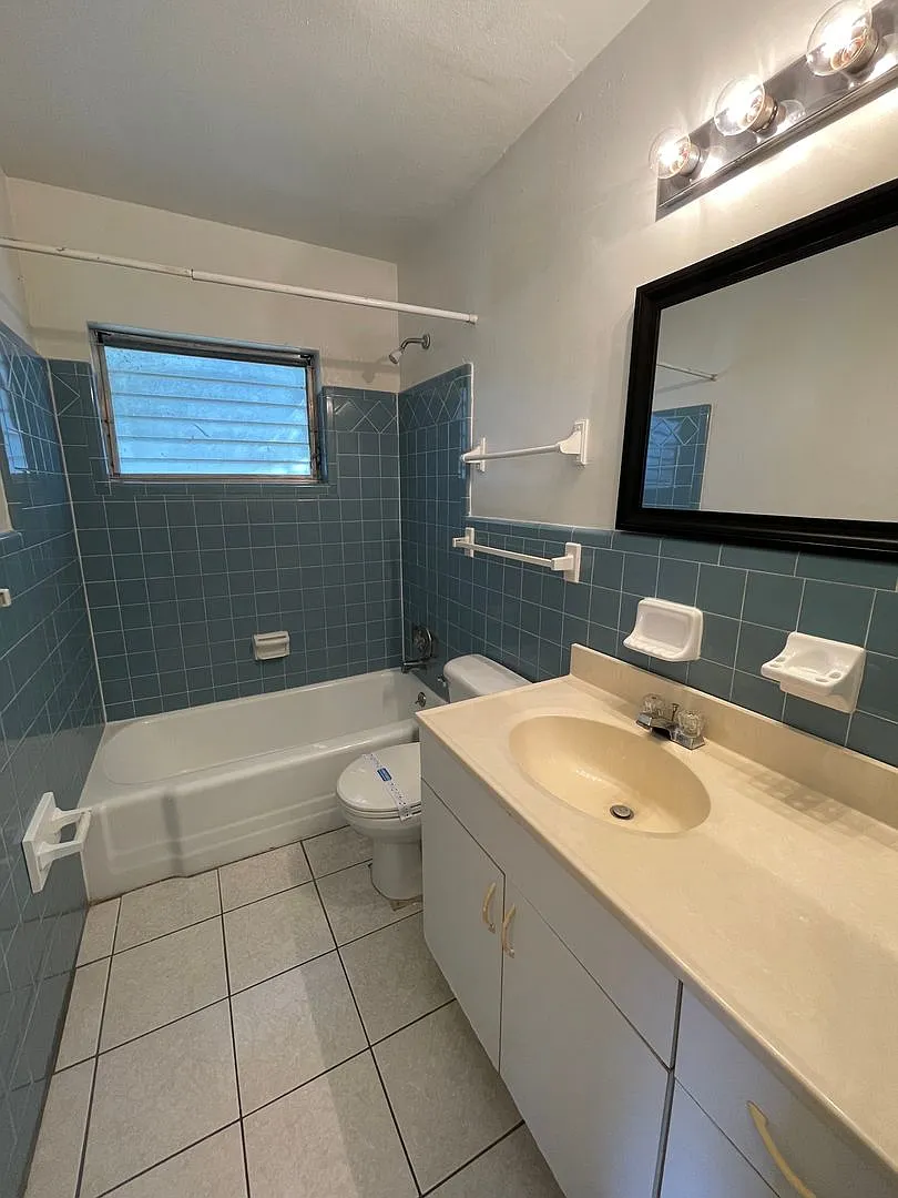 1 BR / 1 BA Duplex In Winter Park — Photo 4